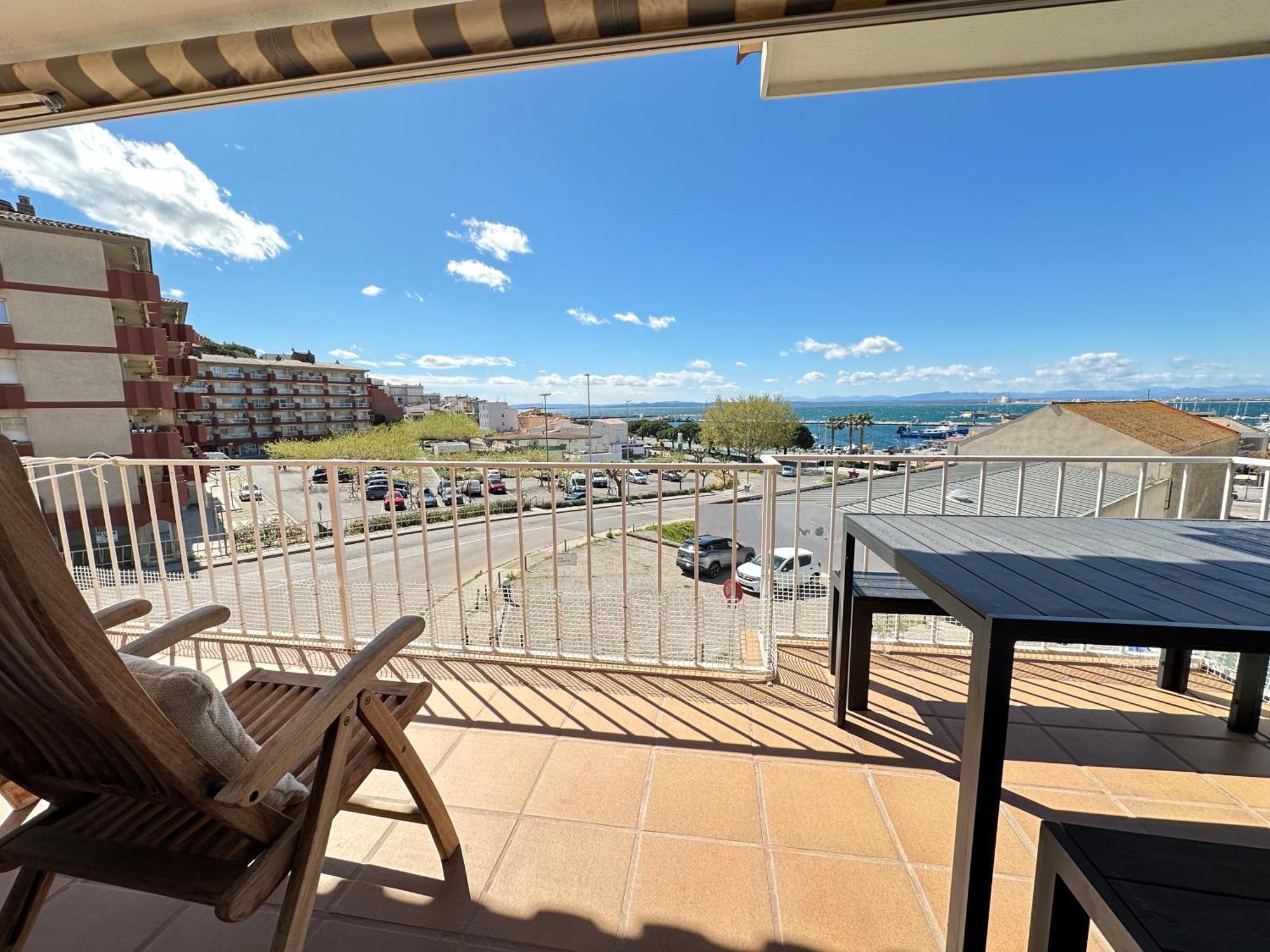 Agi El Moll De Apartment